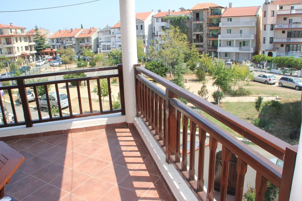 Yankov'S House Hotel โซโซโปล ภายนอก รูปภาพ