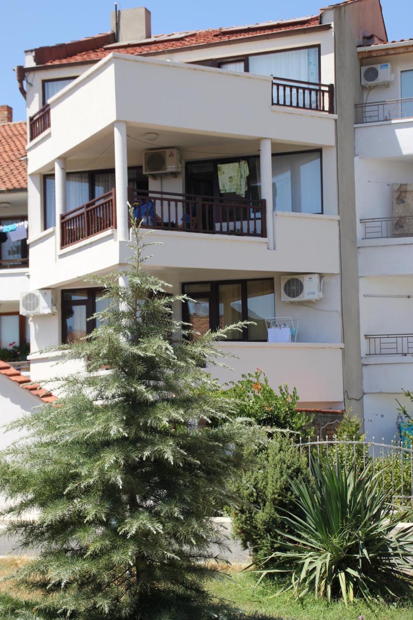 Yankov'S House Hotel โซโซโปล ภายนอก รูปภาพ