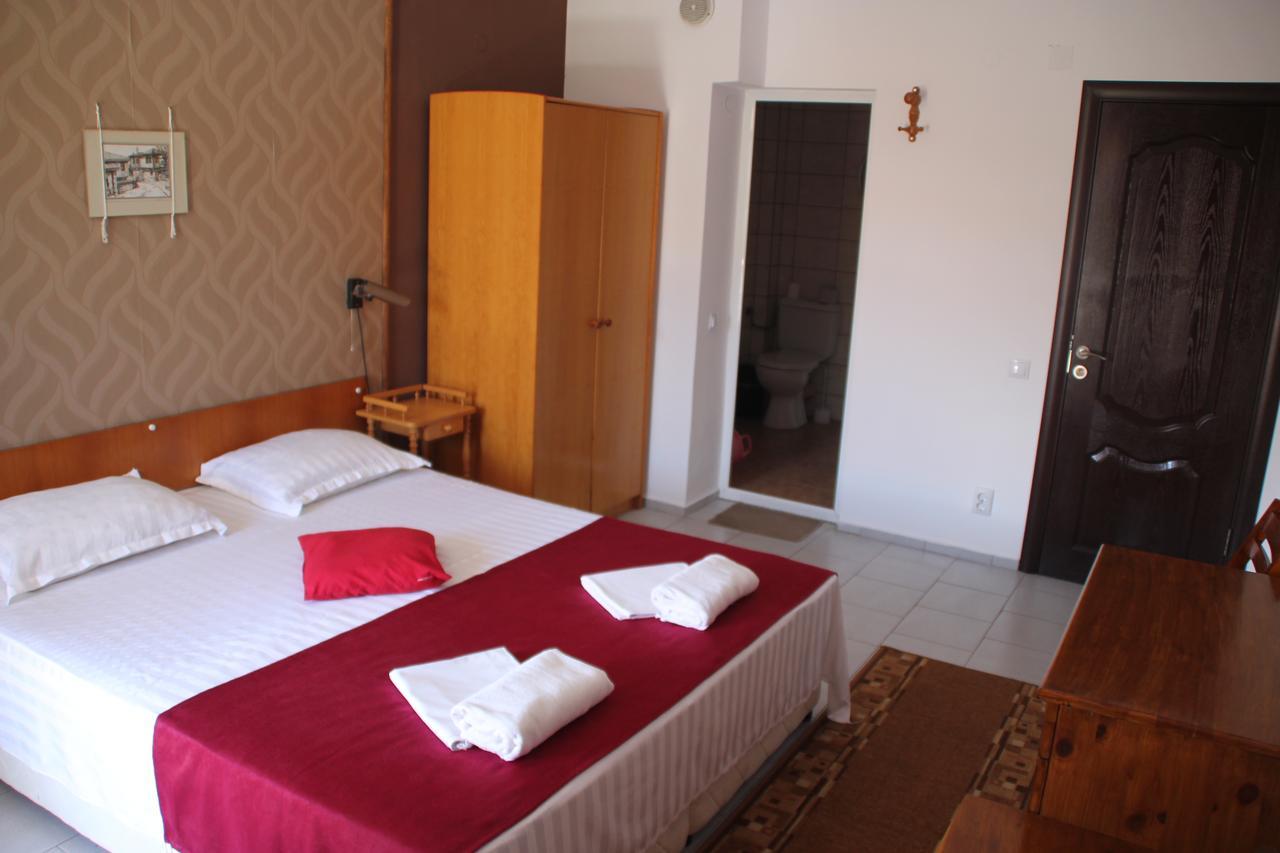Yankov'S House Hotel โซโซโปล ภายนอก รูปภาพ