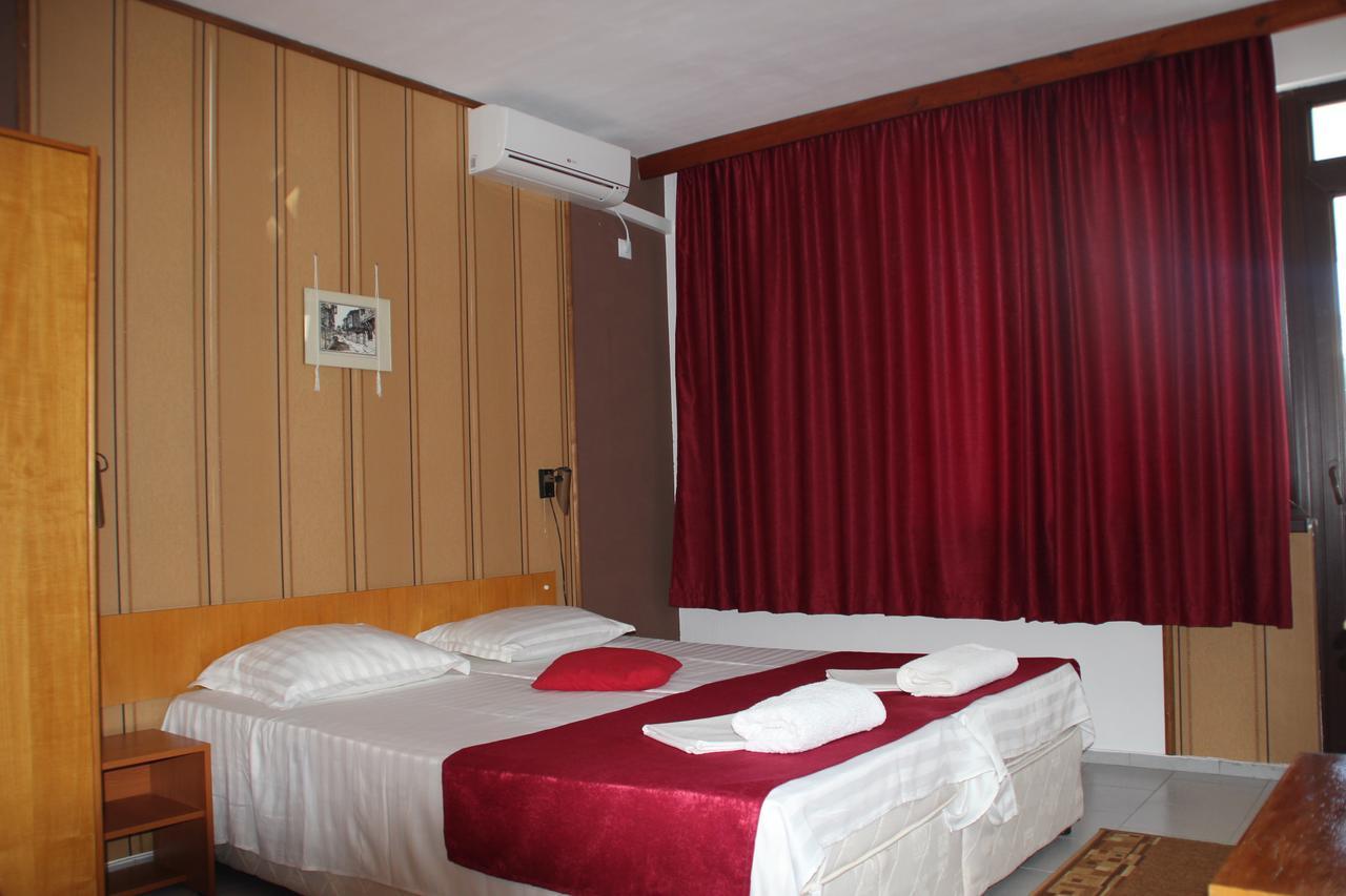 Yankov'S House Hotel โซโซโปล ภายนอก รูปภาพ