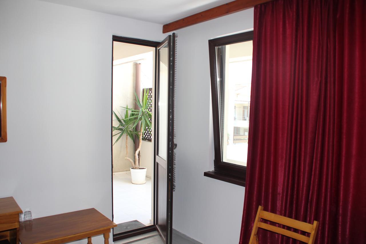 Yankov'S House Hotel โซโซโปล ภายนอก รูปภาพ