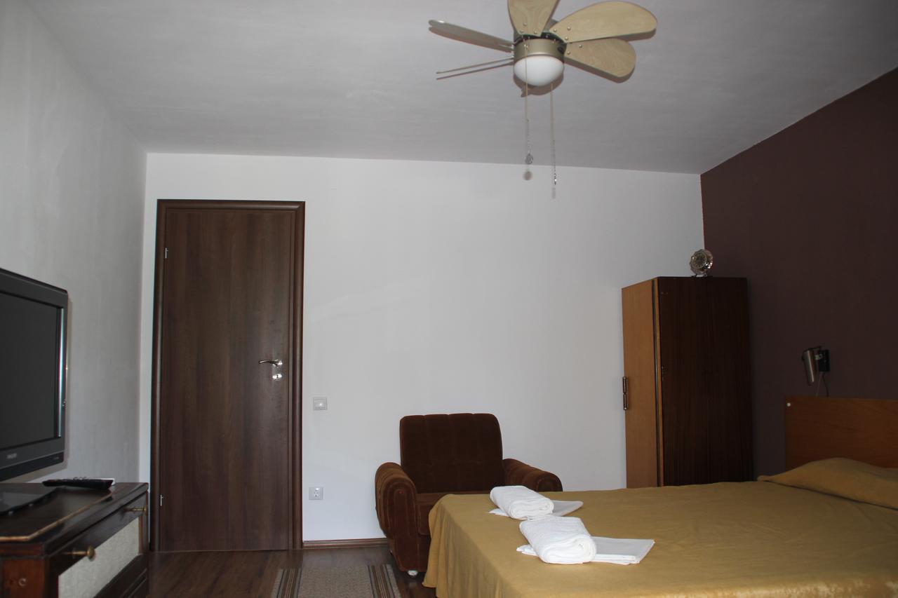 Yankov'S House Hotel โซโซโปล ภายนอก รูปภาพ