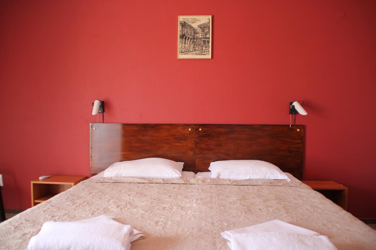 Yankov'S House Hotel โซโซโปล ภายนอก รูปภาพ