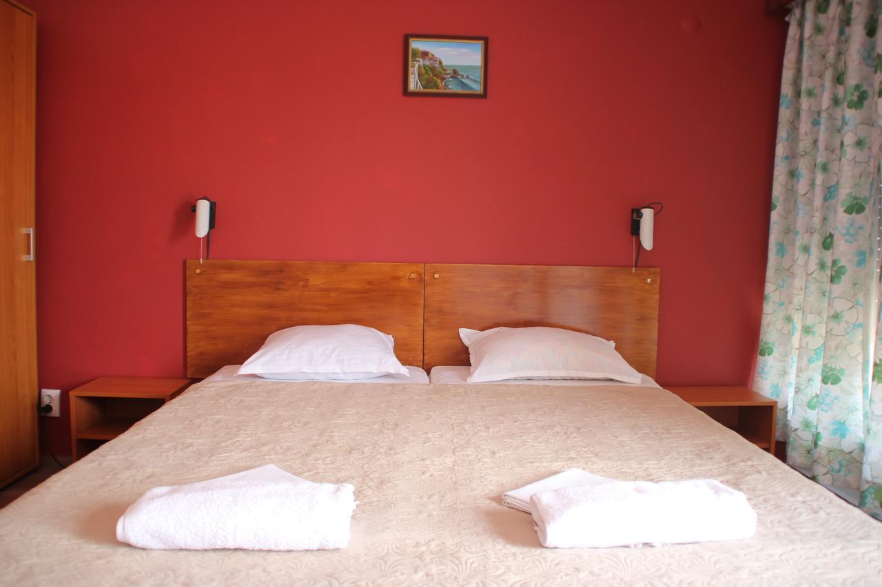 Yankov'S House Hotel โซโซโปล ภายนอก รูปภาพ